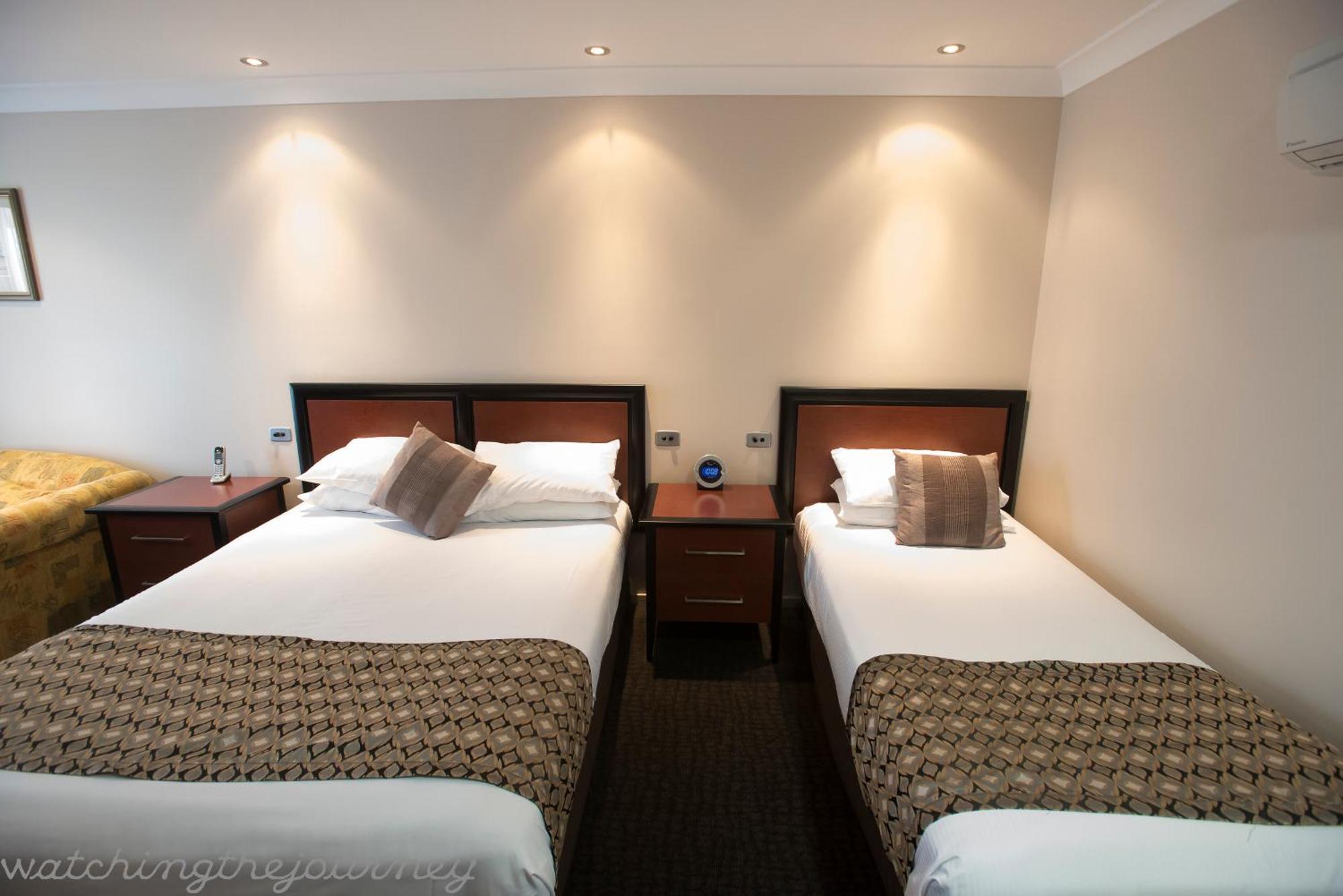 Best Western Plus All Settlers Motor Inn Tamworth Room photo