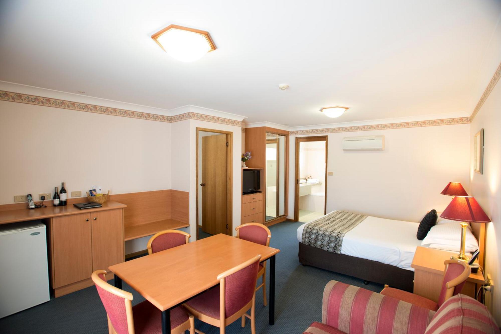 Best Western Plus All Settlers Motor Inn Tamworth Room photo
